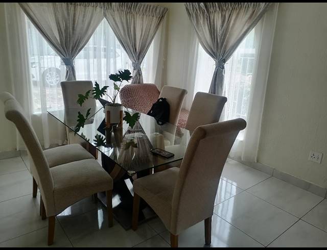 3 bed property to rent in WINCHESTER HILLS